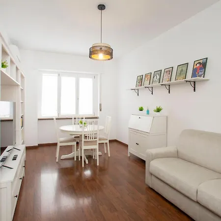 Apartment Corvetto Modern - Steps From M3 Corvetto