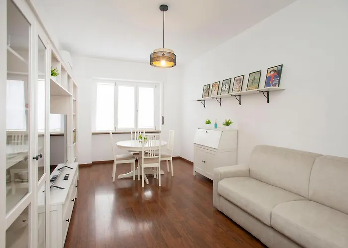 Apartment Corvetto Modern - Steps From M3 Corvetto