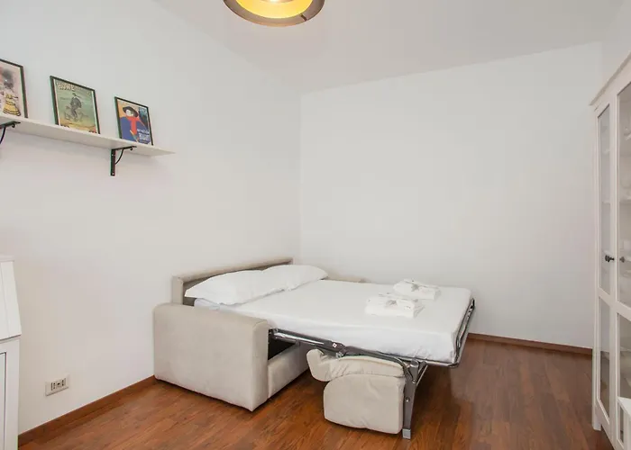 Corvetto Modern - Steps From M3 Corvetto Milan