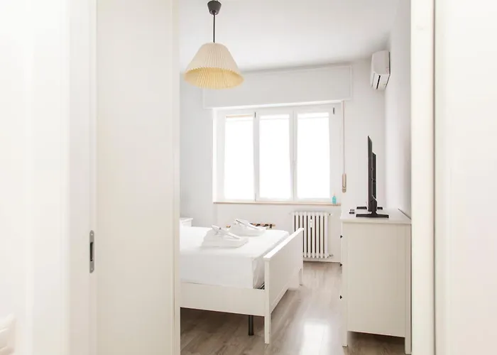 Apartment Corvetto Modern - Steps From M3 Corvetto *