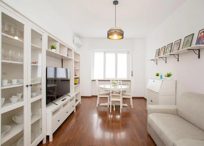 Apartment Corvetto Modern - Steps From M3 Corvetto *