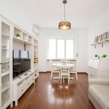 Διαμέρισμα Corvetto Modern - Steps From M3 Corvetto *